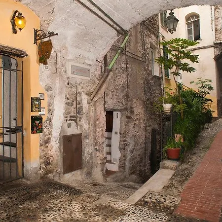 Alojamento de Acomodação e Pequeno-almoço Il Libro Dolceacqua