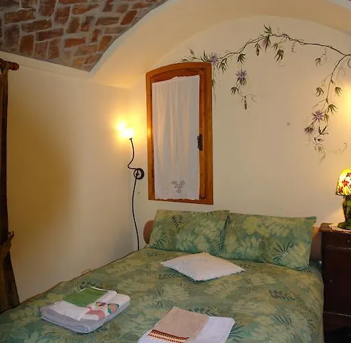 Alojamento de Acomodação e Pequeno-almoço Il Libro 4*