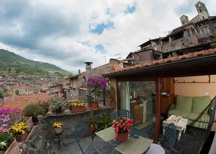 Il Libro 4* Dolceacqua