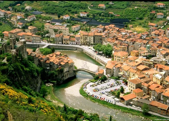 Alojamento de Acomodação e Pequeno-almoço Il Libro Dolceacqua