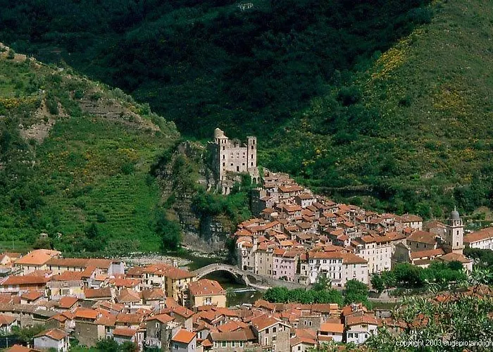 Alojamento de Acomodação e Pequeno-almoço Il Libro Dolceacqua